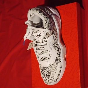 Adidas d.o.n. issue 3 graffiti white size 12